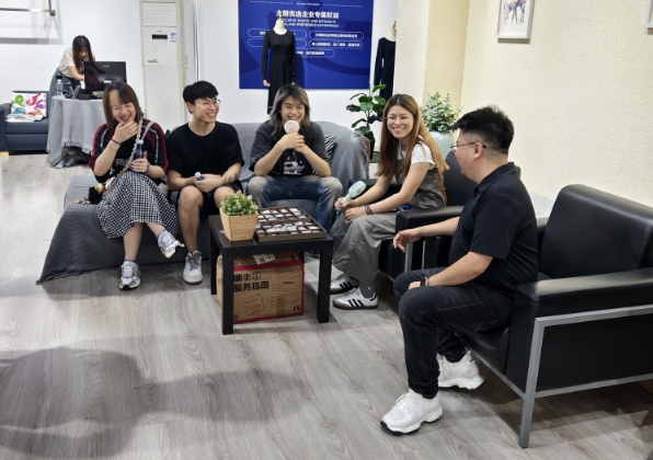 香港知專設(shè)計學(xué)院&ldquo;灣區(qū)探索行&mdash;針織啟航&rdquo;活動走進東莞大朗