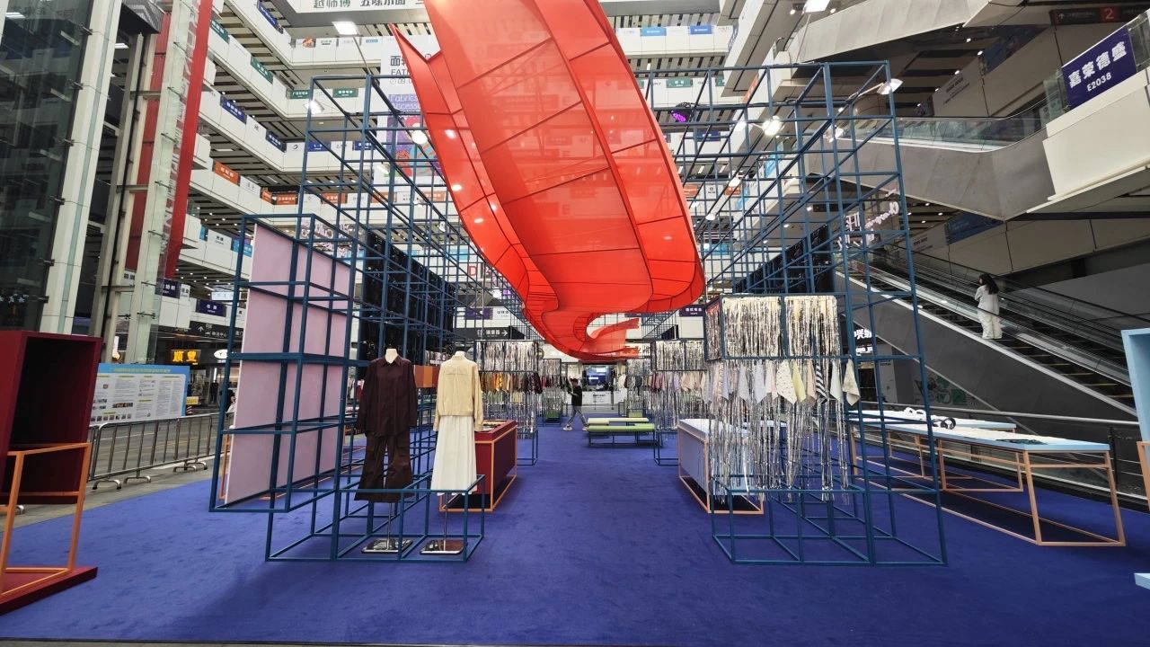 釋放靈感，引領潮流！2025/26秋冬中國紡織面輔料流行趨勢在廣州國際輕紡城精彩發布！