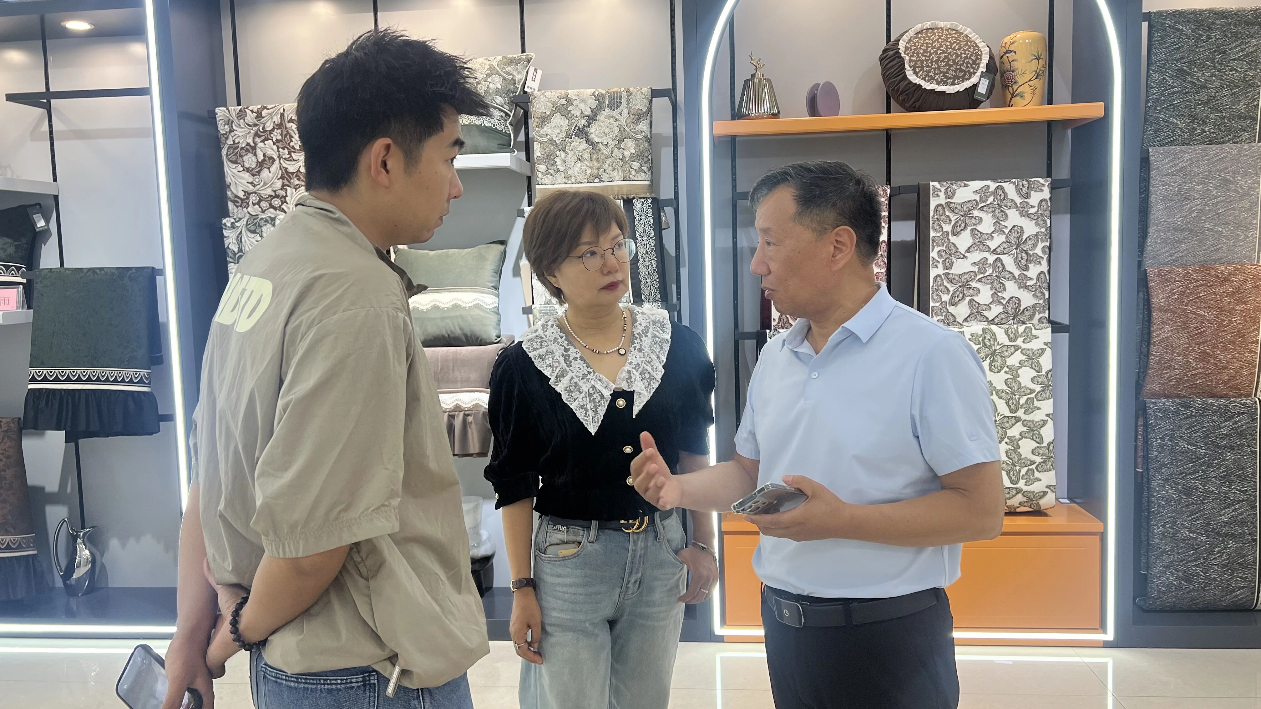 中國&middot;小堡第九屆布藝展覽會(huì)開幕