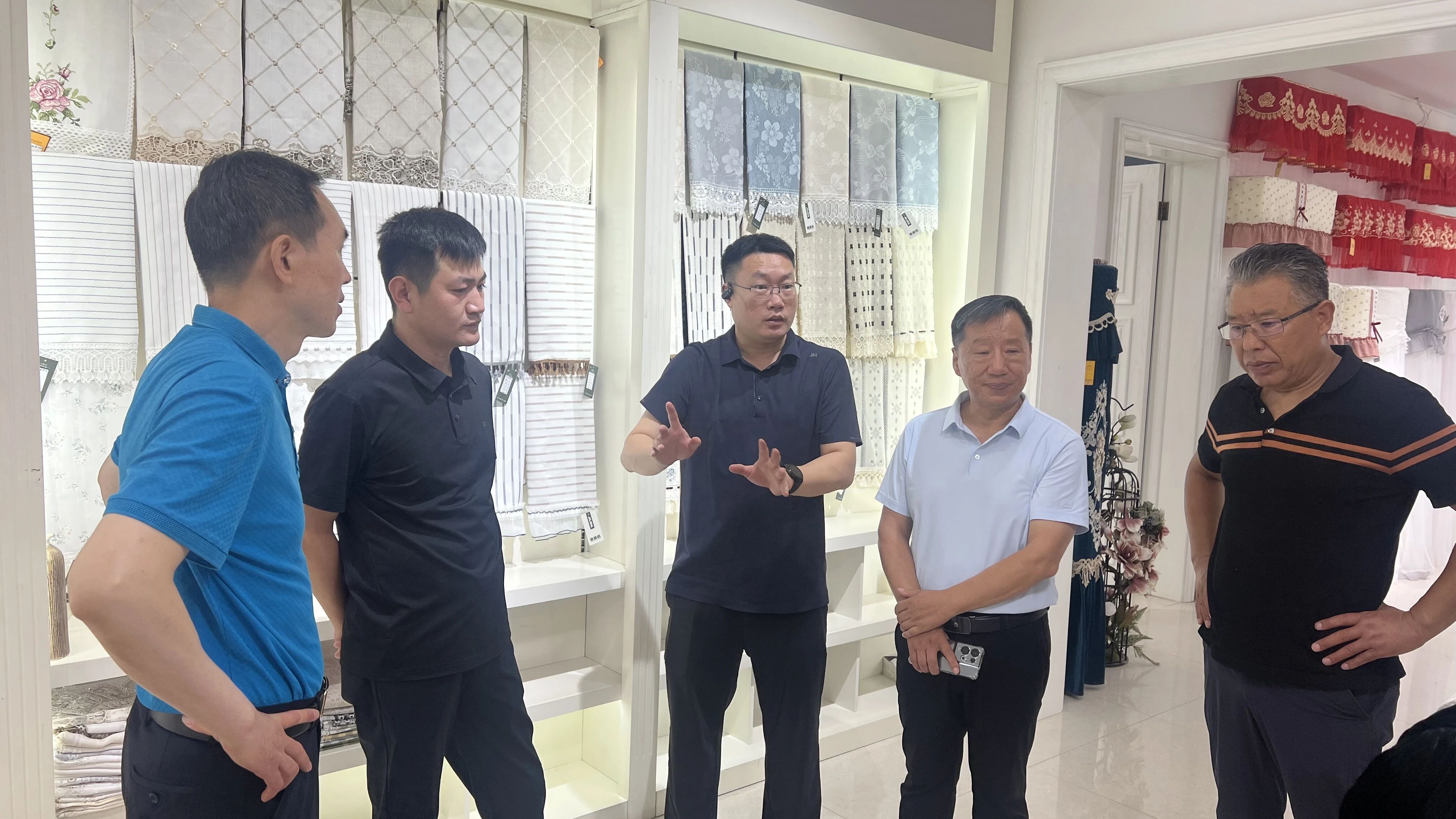 中國&middot;小堡第九屆布藝展覽會(huì)開幕