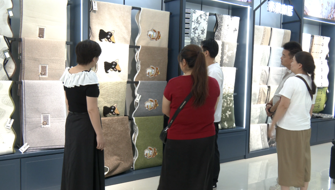 中國&middot;小堡第九屆布藝展覽會(huì)開幕
